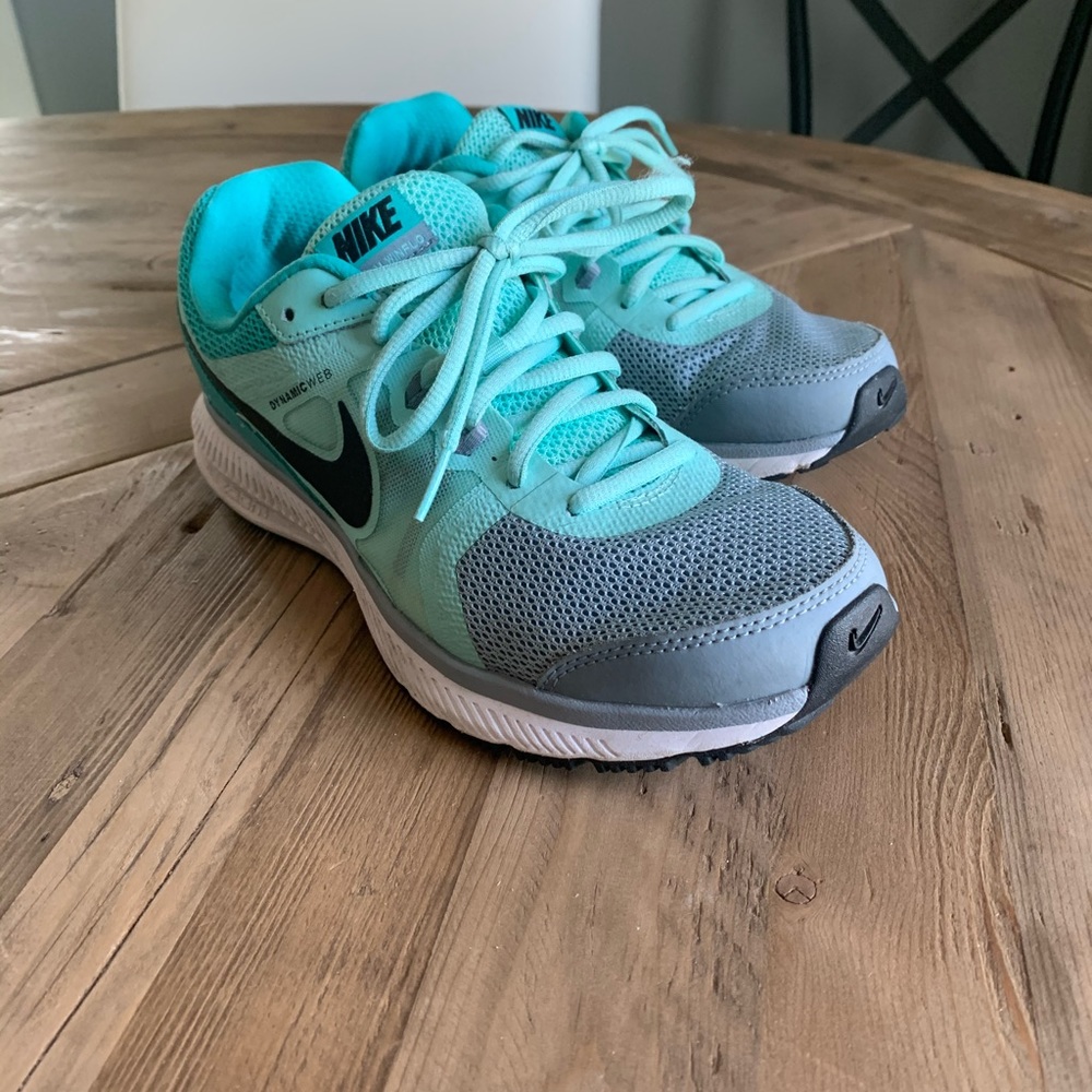 Very clean. Women’s Nike tennis shoe.